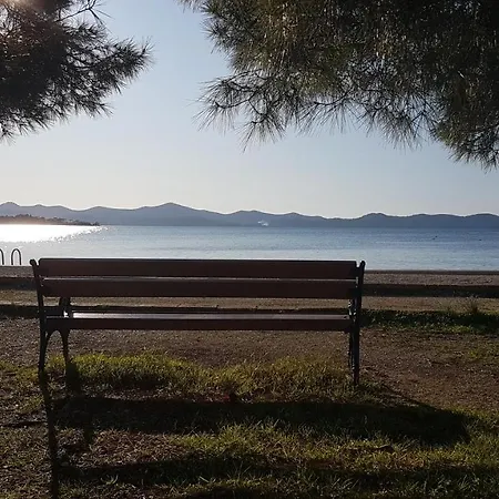Cosy Near The בית הארחה זאדאר