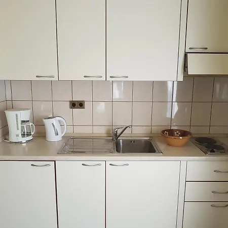Cosy Near The בית הארחה