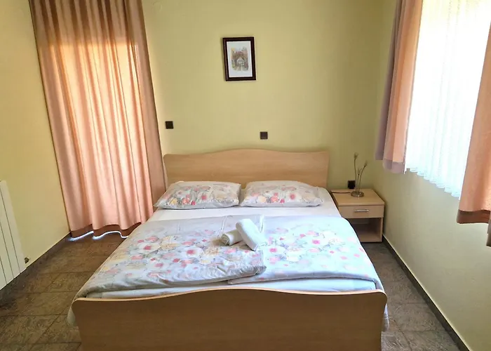 Cosy Near The 3* Задар
