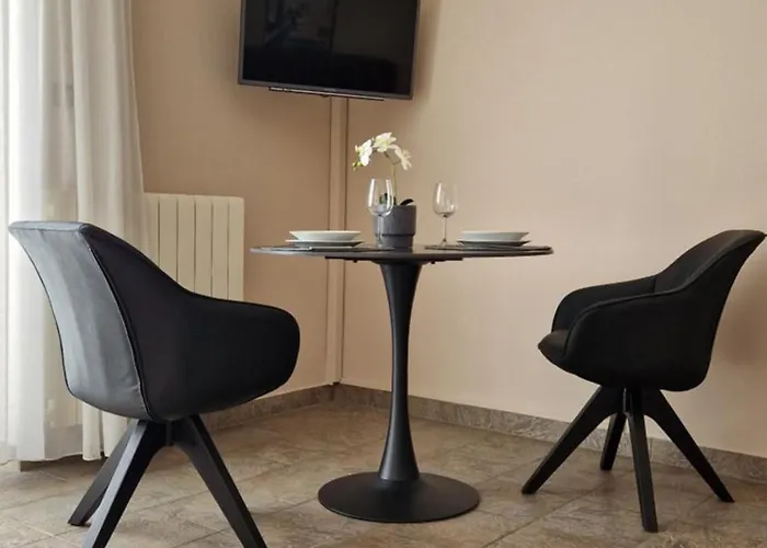Cosy Near The 3*
