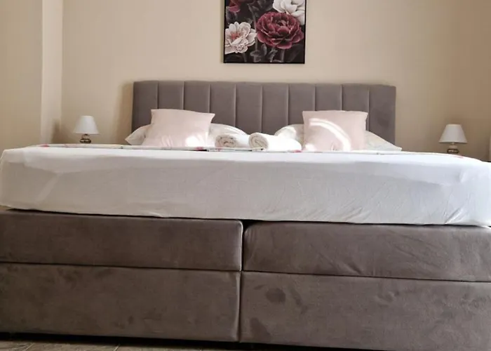 Cosy Near The 3* Задар