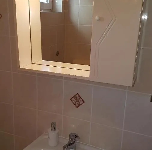 Cosy Near The 3* Задар