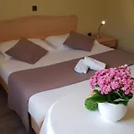 Cosy Near The 게스트하우스 3*