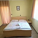 Cosy Near The 3* 자다르