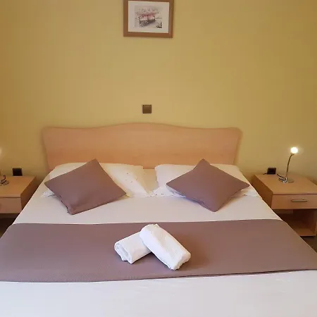 Cosy Near The Ζαντάρ
