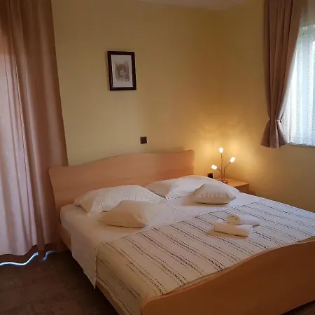 Πανσιόν Cosy Near The