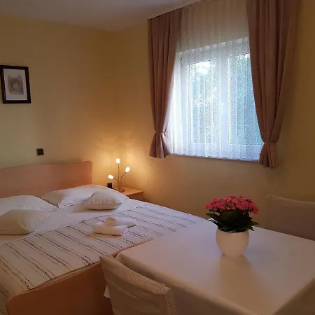 Cosy Near The Ζαντάρ