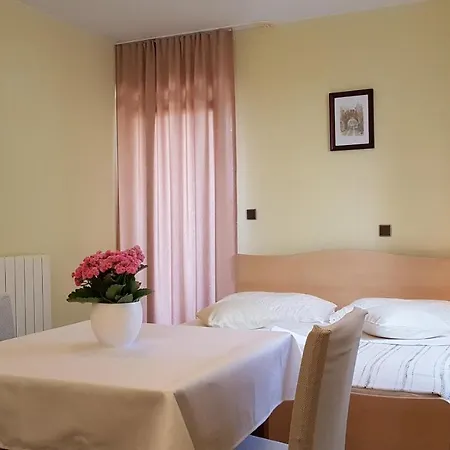 Cosy Near The 3*