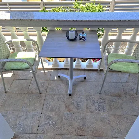 Πανσιόν Cosy Near The 3*