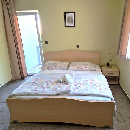 Πανσιόν Cosy Near The