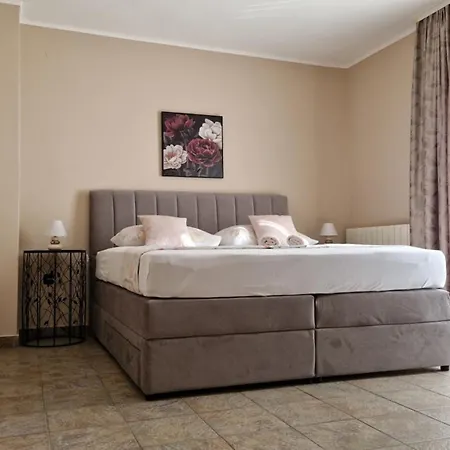 Πανσιόν Cosy Near The