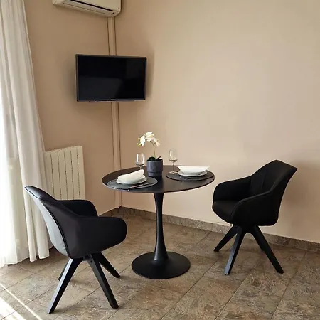 Πανσιόν Cosy Near The 3*
