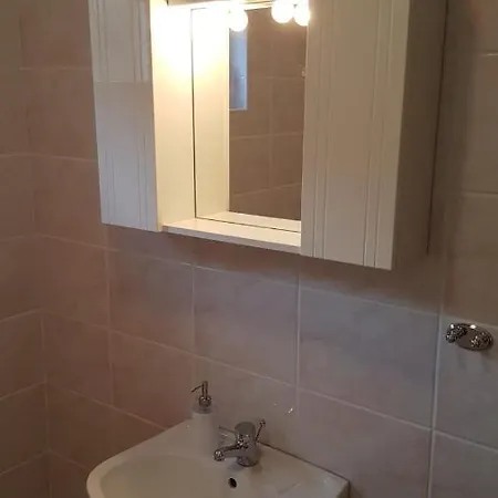 Πανσιόν Cosy Near The