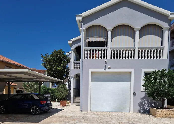 Cosy Near The בית הארחה